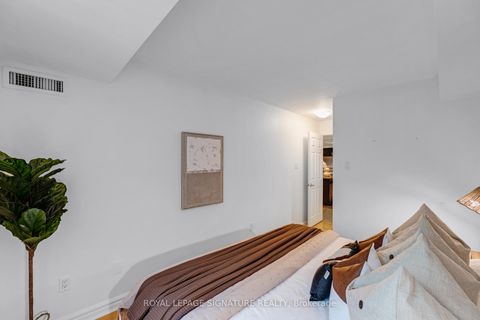 Photo 19 at 1702 - 33 University Avenue, Bay Street Corridor, Toronto