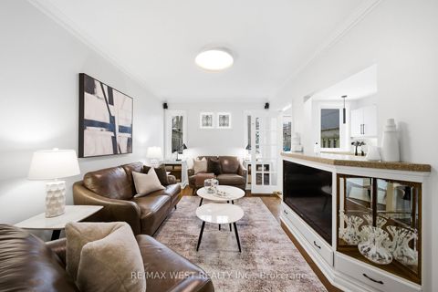 Photo 5 at 299 Armadale Avenue, Bloor West Village, Toronto