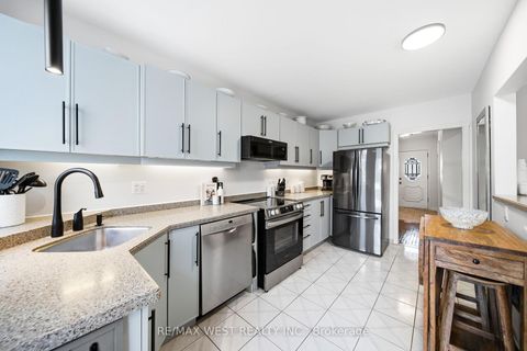 Photo 7 at 299 Armadale Avenue, Bloor West Village, Toronto