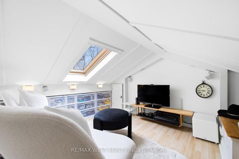 Photo 19 at 299 Armadale Avenue, Bloor West Village, Toronto