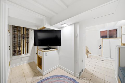 Photo 21 at 299 Armadale Avenue, Bloor West Village, Toronto