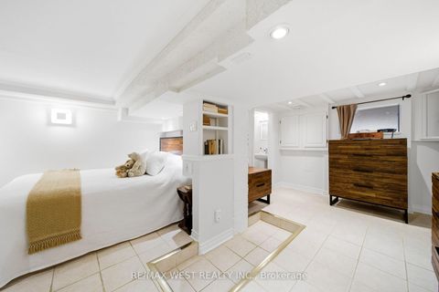 Photo 22 at 299 Armadale Avenue, Bloor West Village, Toronto