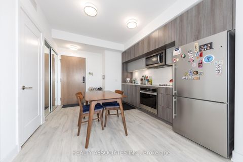 Photo 10 at 2817 - 585 Bloor Street E, North St. James Town, Toronto