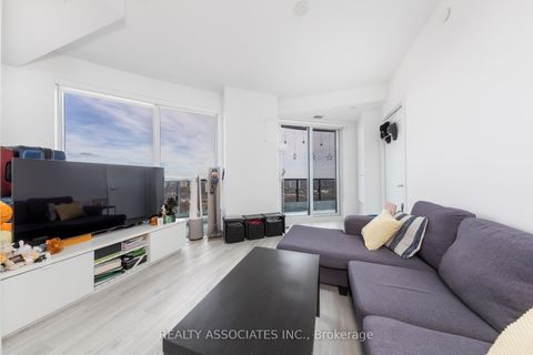 Photo 11 at 2817 - 585 Bloor Street E, North St. James Town, Toronto