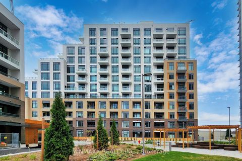 Photo 2 at D620 - 8 Beverley Glen Boulevard, Beverley Glen, Vaughan