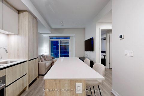 Photo 6 at D620 - 8 Beverley Glen Boulevard, Beverley Glen, Vaughan