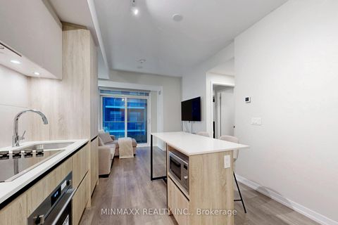 Photo 13 at D620 - 8 Beverley Glen Boulevard, Beverley Glen, Vaughan