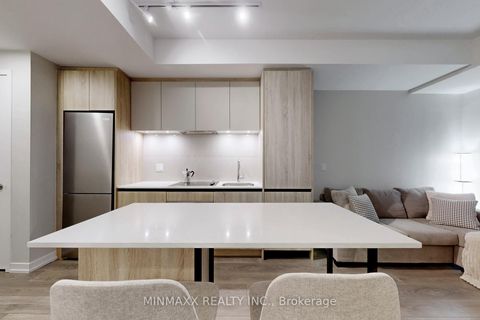 Photo 16 at D620 - 8 Beverley Glen Boulevard, Beverley Glen, Vaughan