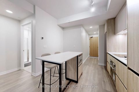 Photo 17 at D620 - 8 Beverley Glen Boulevard, Beverley Glen, Vaughan