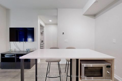 Photo 18 at D620 - 8 Beverley Glen Boulevard, Beverley Glen, Vaughan