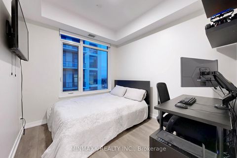 Photo 21 at D620 - 8 Beverley Glen Boulevard, Beverley Glen, Vaughan