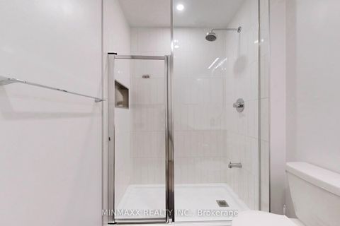 Photo 28 at D620 - 8 Beverley Glen Boulevard, Beverley Glen, Vaughan