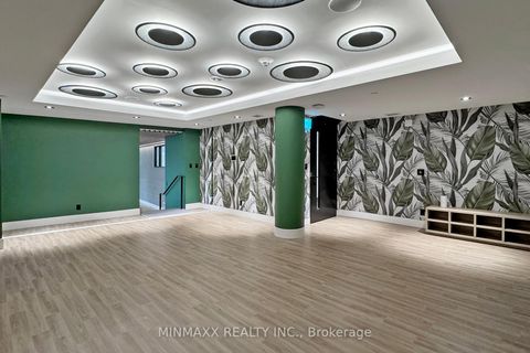 Photo 35 at D620 - 8 Beverley Glen Boulevard, Beverley Glen, Vaughan