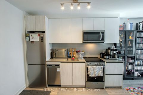Photo 2 at 604 - 3100 Keele Street, CFB, Toronto