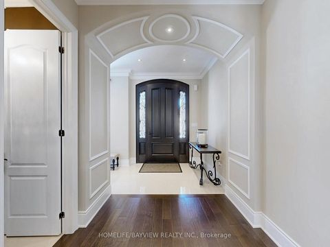 Photo 7 at 42 Lady Fenyrose Avenue, Patterson, Vaughan