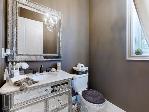 Photo 8 at 42 Lady Fenyrose Avenue, Patterson, Vaughan