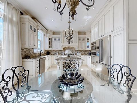 Photo 21 at 42 Lady Fenyrose Avenue, Patterson, Vaughan