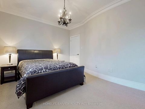 Photo 31 at 42 Lady Fenyrose Avenue, Patterson, Vaughan