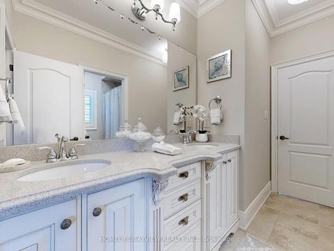 Photo 32 at 42 Lady Fenyrose Avenue, Patterson, Vaughan