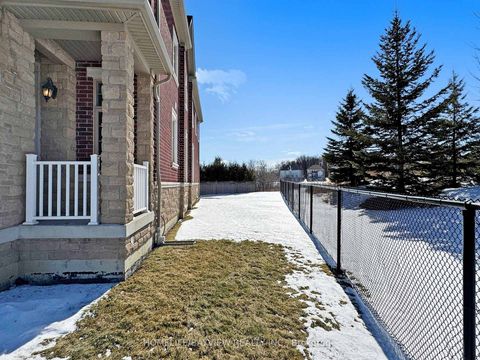 Photo 40 at 42 Lady Fenyrose Avenue, Patterson, Vaughan