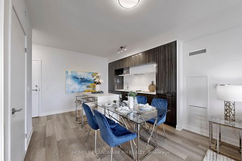 Photo 3 at 626 - 2 David Eyer Road, Rural Richmond Hill, Richmond Hill