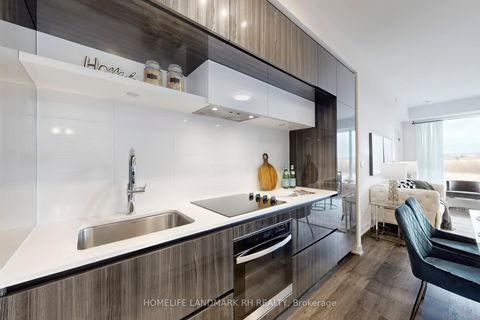 Photo 9 at 626 - 2 David Eyer Road, Rural Richmond Hill, Richmond Hill