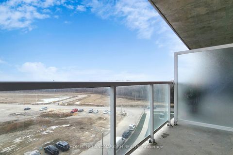 Photo 26 at 626 - 2 David Eyer Road, Rural Richmond Hill, Richmond Hill