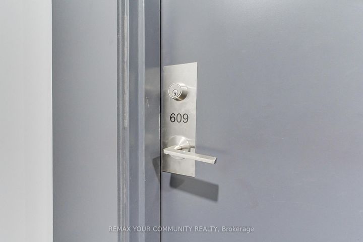 Photo 4 at 609 - 3237 Bayview Avenue, Steeles, Toronto
