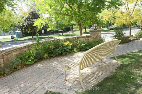 Photo 2 at 303 - 60 Gulliver Road, Amesbury, Toronto