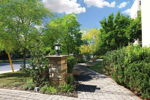 Photo 4 at 303 - 60 Gulliver Road, Amesbury, Toronto