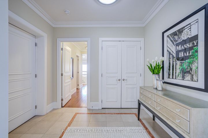 Photo 3 at 1602B - 660 Sheppard Avenue E, Bayview Village, Toronto