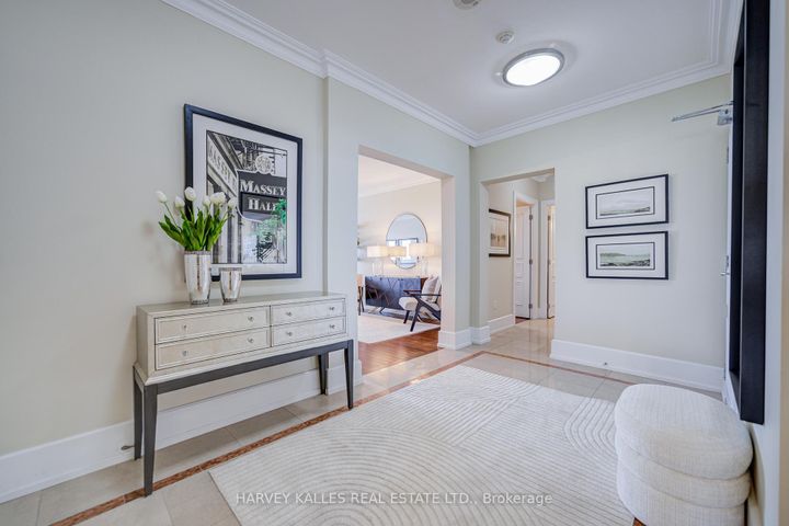 Photo 4 at 1602B - 660 Sheppard Avenue E, Bayview Village, Toronto