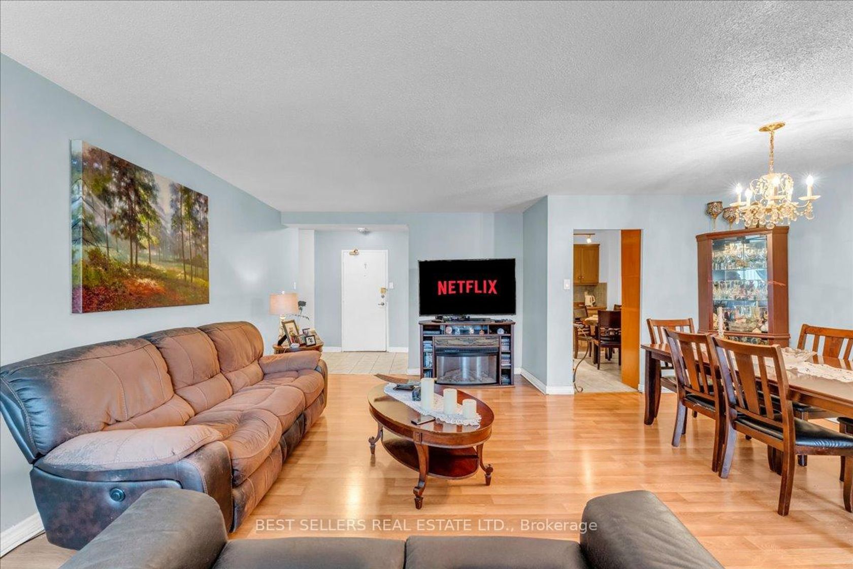 208 - 627 The West Mall, West Deane, Toronto 