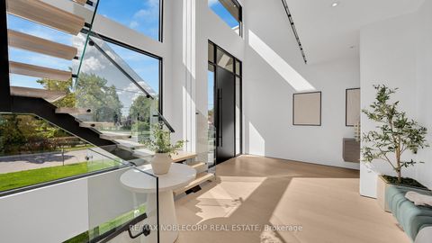 Photo 2 at 16 Deevale Road, CFB, Toronto