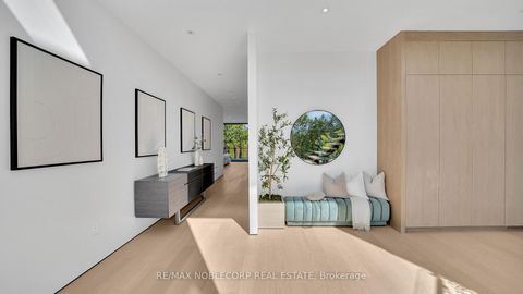 Photo 3 at 16 Deevale Road, CFB, Toronto