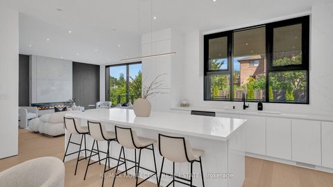 Photo 8 at 16 Deevale Road, CFB, Toronto