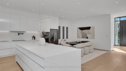 Photo 9 at 16 Deevale Road, CFB, Toronto