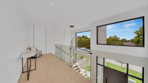 Photo 20 at 16 Deevale Road, CFB, Toronto