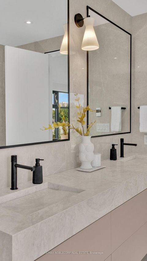 Photo 28 at 16 Deevale Road, CFB, Toronto