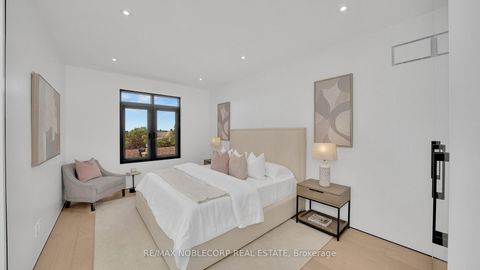 Photo 29 at 16 Deevale Road, CFB, Toronto