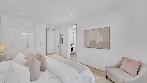 Photo 30 at 16 Deevale Road, CFB, Toronto