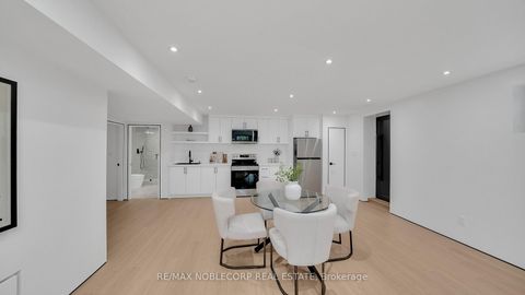 Photo 39 at 16 Deevale Road, CFB, Toronto