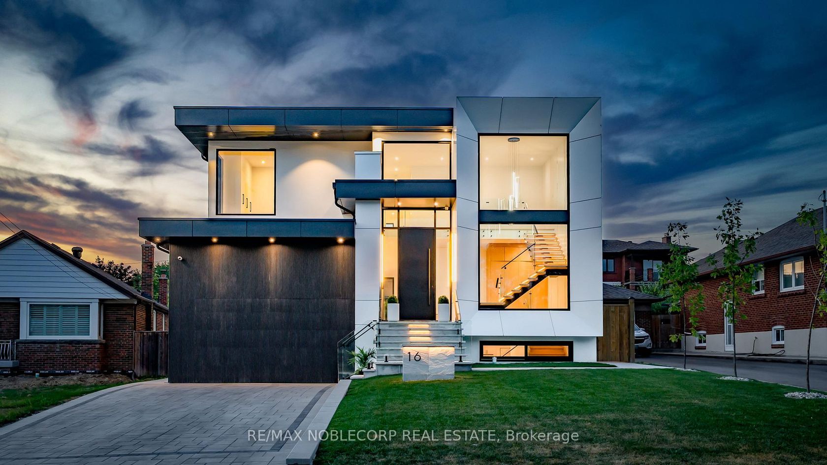 16 Deevale Road, CFB, Toronto 