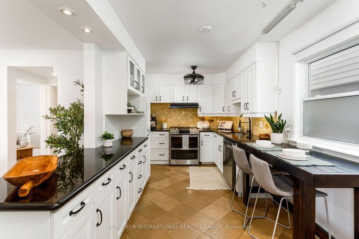 Photo 4 at 92 Delma Drive, Alderwood, Toronto