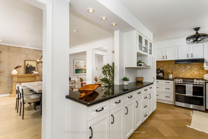 Photo 7 at 92 Delma Drive, Alderwood, Toronto