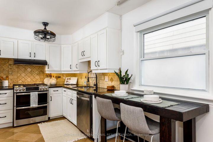 Photo 8 at 92 Delma Drive, Alderwood, Toronto