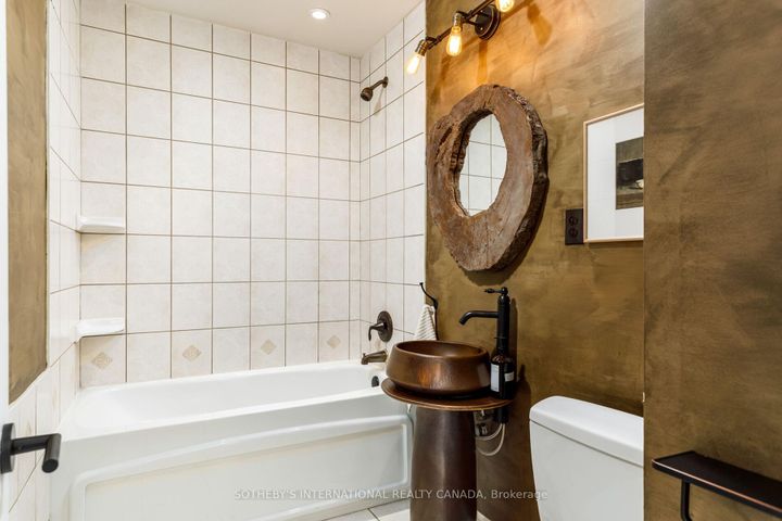 Photo 15 at 92 Delma Drive, Alderwood, Toronto