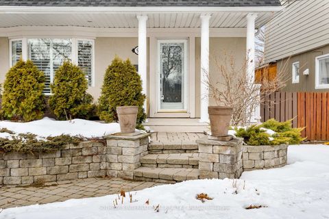 Photo 2 at 92 Delma Drive, Alderwood, Toronto