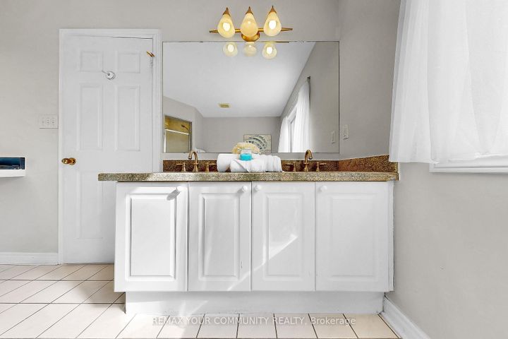 Photo 21 at 111 Worthington Avenue, Oak Ridges Lake Wilcox, Richmond Hill