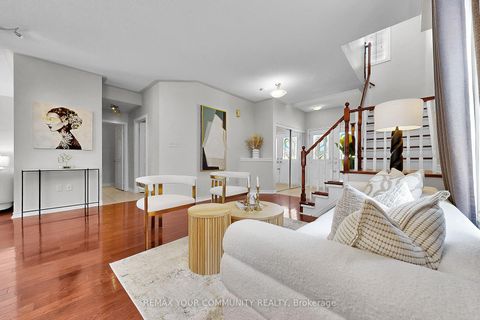 Photo 7 at 111 Worthington Avenue, Oak Ridges Lake Wilcox, Richmond Hill